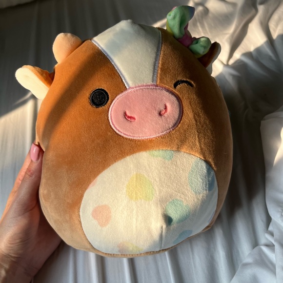 Griella Cow Squishmallow - Picture 2 of 3